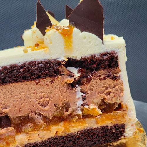 Tort Armonie de Toamnă — măr, caramel și scorțișoară