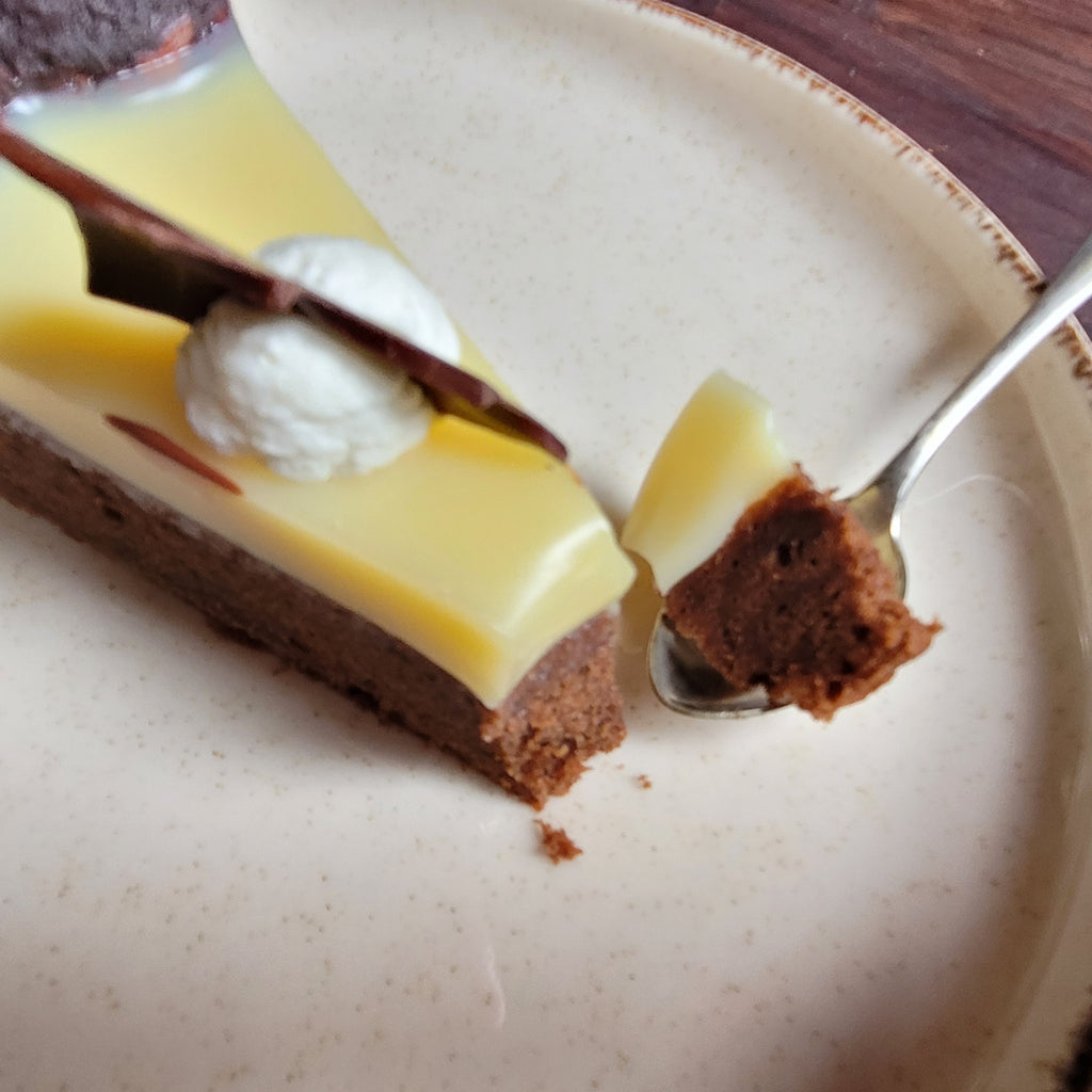 Tort de ciocolată cu ganache de ciocolată albă